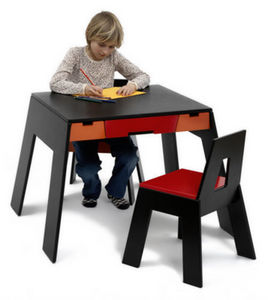 COLLECT FURNITURE - a table - Table Enfant