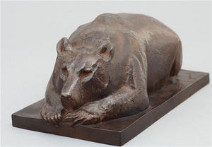 Galerie P. Dumonteil - ours couché - Sculpture Animalière