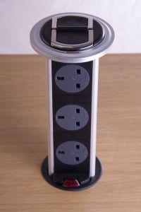Broad Power Solutions - kitchen powerdock - 3 way black & silver with neon - Enceinte Acoustique