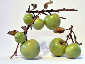 Penkridge Ceramics - granny smith with sliced apple - Fruit Et Legume Décoratif