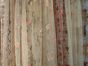 a Antiques - embroidered net curtains - Voilage