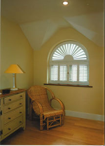 The House Of Shutters - shaped shutters, fan tops & rake designs... - Volet Battant Persienne