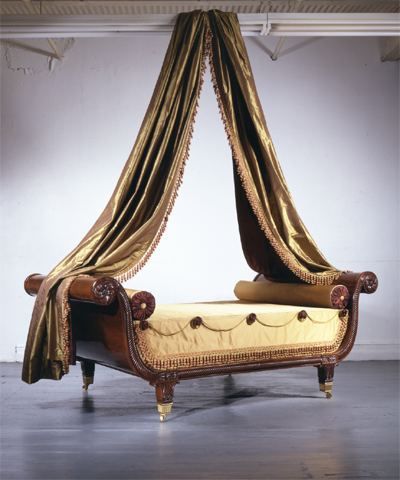 CARSWELL RUSH BERLIN - Lit de repos-CARSWELL RUSH BERLIN-RARE AND IMPORTANT CARVED MAHOGANY SLEIGH BED