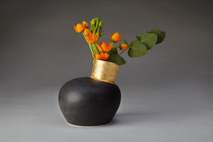 JO DAVIES - gilded speak vase in black - Flower Vase