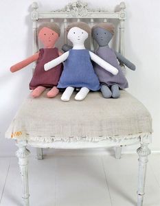 LES TOILES BLANCHES - lin lili prune - Doll