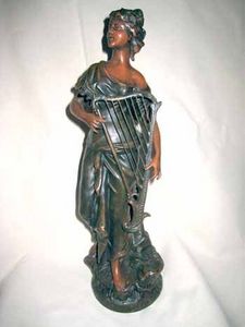 AUX MAINS DE BRONZE - harpiste - Sculpture