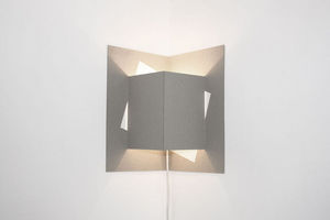 WELL WELL DESIGNERS - pop up cube gris - Wall Lamp