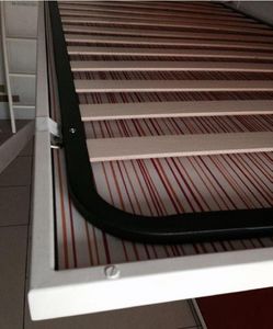 Low profile mattress base