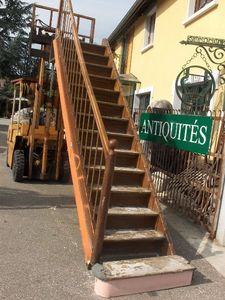 Antiques Forain -  - Straight Staircase
