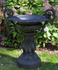 BARBARA ISRAEL GARDEN ANTIQUES - marked j. w. fiske urn - Garden Vase