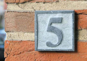 La Pierre - smal - Hausnummerschild