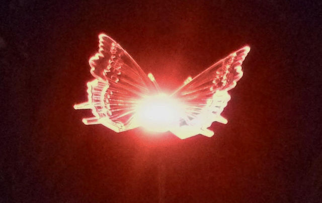 FEERIE SOLAIRE - Candil de jardín-FEERIE SOLAIRE-Pic solaire papillon lumineux 5 couleurs 76cm