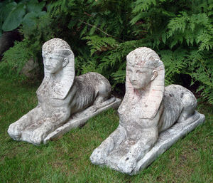 BARBARA ISRAEL GARDEN ANTIQUES - sphinxes - Sfinge
