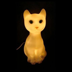 Shiu Kay Kan - cat - Lampada Da Tavolo