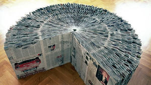 KAISIN CHARLES - newspaper extedable bench - Pouf