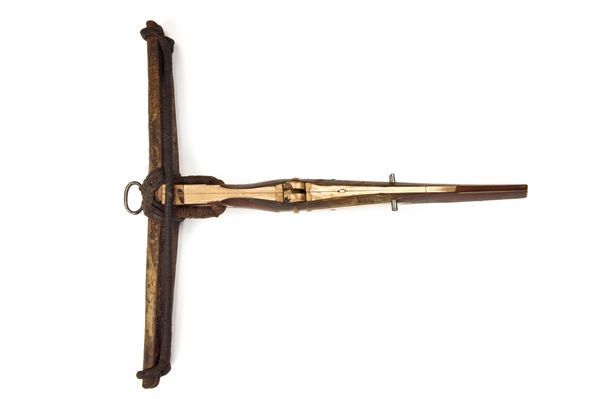 Peter Finer - Balestra-Peter Finer-A VERY FINE AND RARE GOTHIC CROSSBOW, SOUTH GERMAN